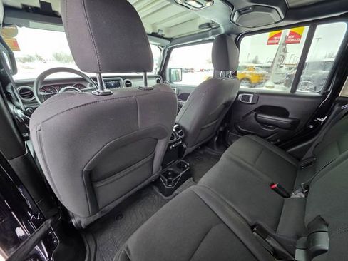 Used 2022 Jeep Gladiator Sport image 15