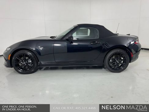New 2026 MAZDA MX-5 Miata Club w/ Interior Package RWD image 9
