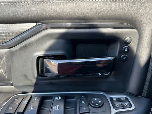 Used 2023 RAM 3500 Limited image 31