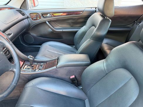 Used 2000 Mercedes-Benz CLK 320 Cabriolet image 49