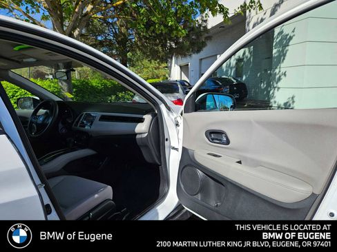 Used 2017 Honda HR-V LX image 10