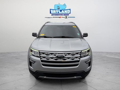 Used 2018 Ford Explorer XLT image 8