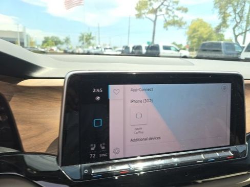 Used 2024 Volkswagen Atlas SE w/ Panoramic Sunroof Package FWD image 12