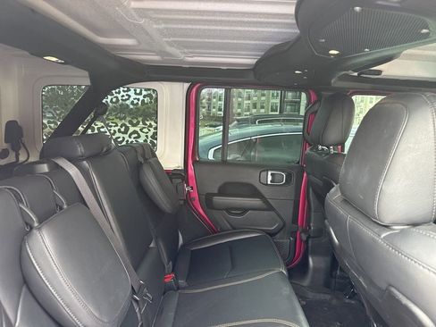 Used 2024 Jeep Wrangler Unlimited Sahara image 20