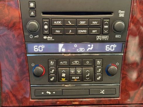 Used 2010 Cadillac Escalade Premium AWD/4WD image 16