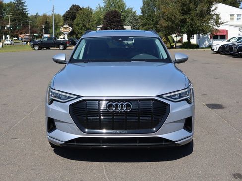 Used 2021 Audi e-tron Premium w/ Convenience Plus Package image 2