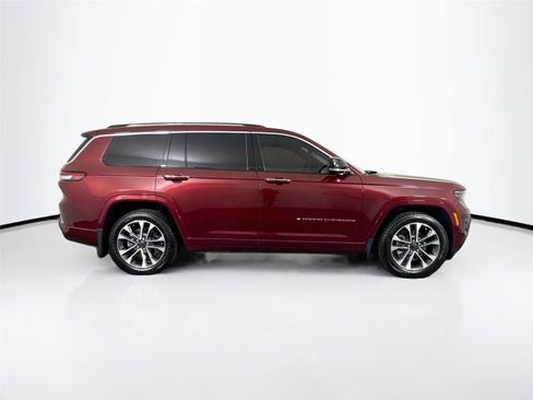Used 2022 Jeep Grand Cherokee L Overland w/ MOPAR Finishing Package AWD/4WD image 11