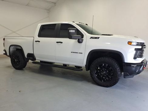 Used 2025 Chevrolet Silverado 2500 Custom w/ Custom Value Package AWD/4WD image 2