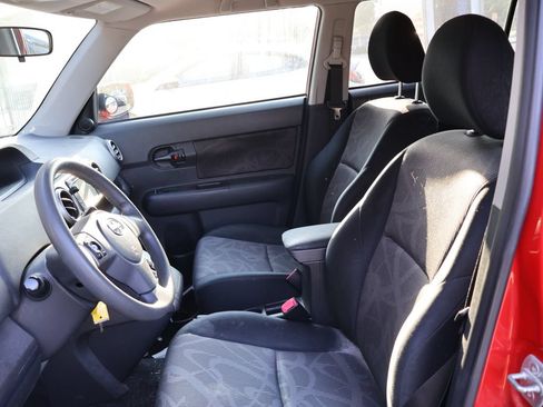 Used 2013 Scion xB FWD image 11