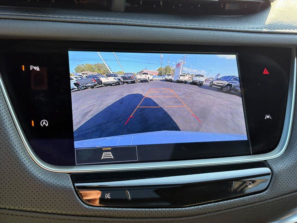Used 2025 Cadillac XT6 Luxury FWD image 12
