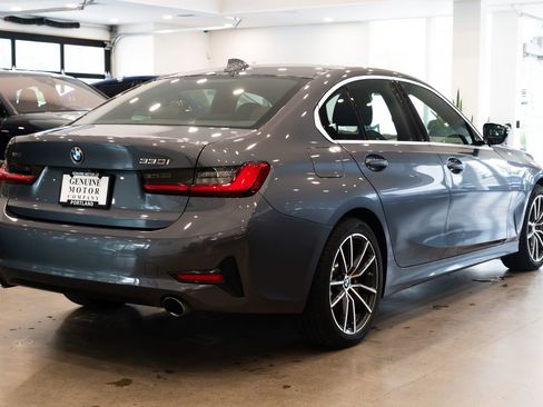 Used 2020 BMW 330i xDrive Sedan w/ Convenience Package AWD/4WD image 4