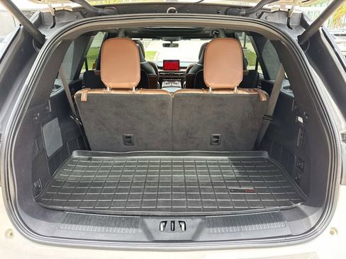 Used 2023 Lincoln Aviator Grand Touring w/ Equipment Group 301A AWD/4WD image 10