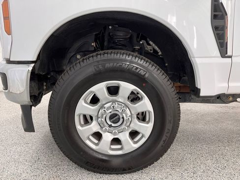 Used 2024 Ford F350 XLT w/ FX4 Off-Road Package AWD/4WD image 28