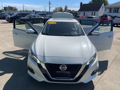 Used 2020 Nissan Altima 2.0 Platinum FWD image 29