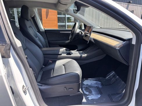 Used 2022 Tesla Model Y Performance AWD/4WD image 16