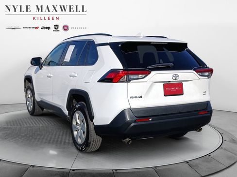 Used 2021 Toyota RAV4 LE AWD/4WD image 14