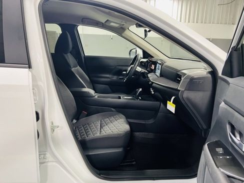 New 2025 Nissan Kicks SV image 31