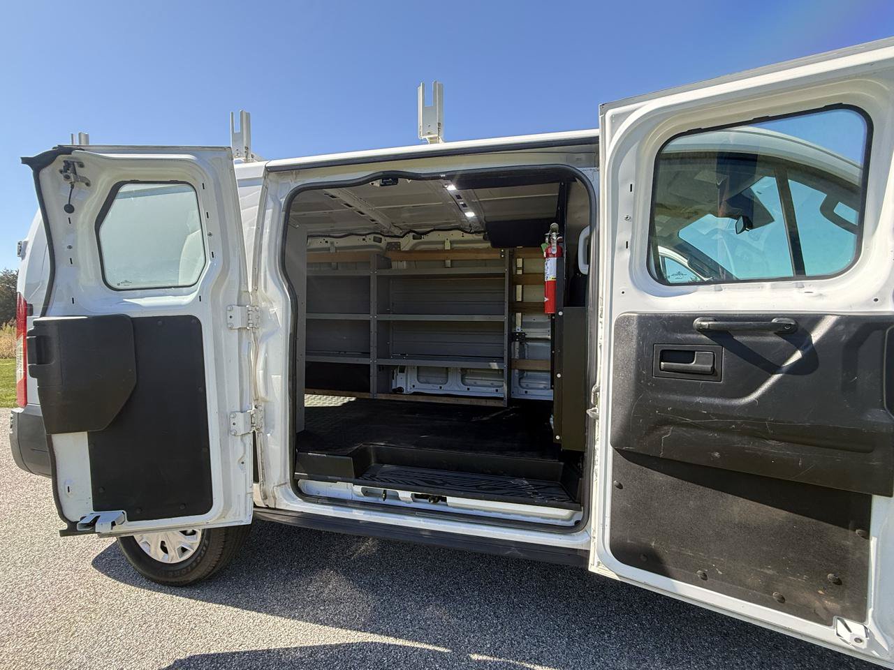 Used 2020 Ford Transit 250 Low Roof w/ Exterior Upgrade Package RWD image 4