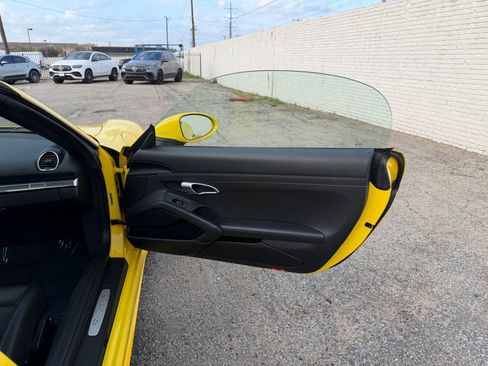 Used 2021 Porsche 718 Boxster S image 23