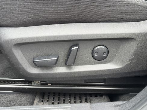 Used 2024 Nissan Rogue SV FWD image 23