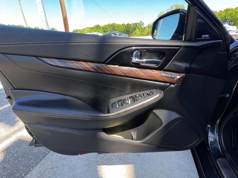 Used 2017 Nissan Maxima Platinum w/ Medallion Package image 15