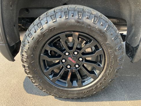 Used 2022 GMC Sierra 1500 AT4X AWD/4WD image 12