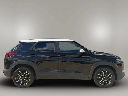 Used 2021 Chevrolet TrailBlazer ACTIV w/ Sun and Liftgate Package FWD image 8