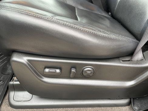 Used 2011 GMC Yukon SLT image 25