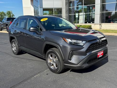 Certified 2025 Toyota RAV4 LE AWD/4WD image 1