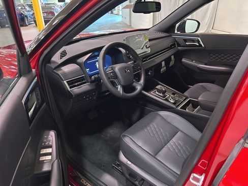 New 2025 Mitsubishi Outlander SEL Black Edition image 18