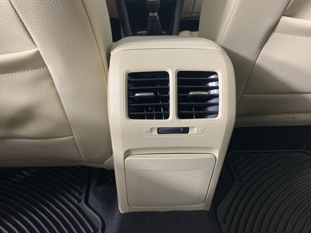 Used 2012 Volkswagen Jetta TDI FWD image 34