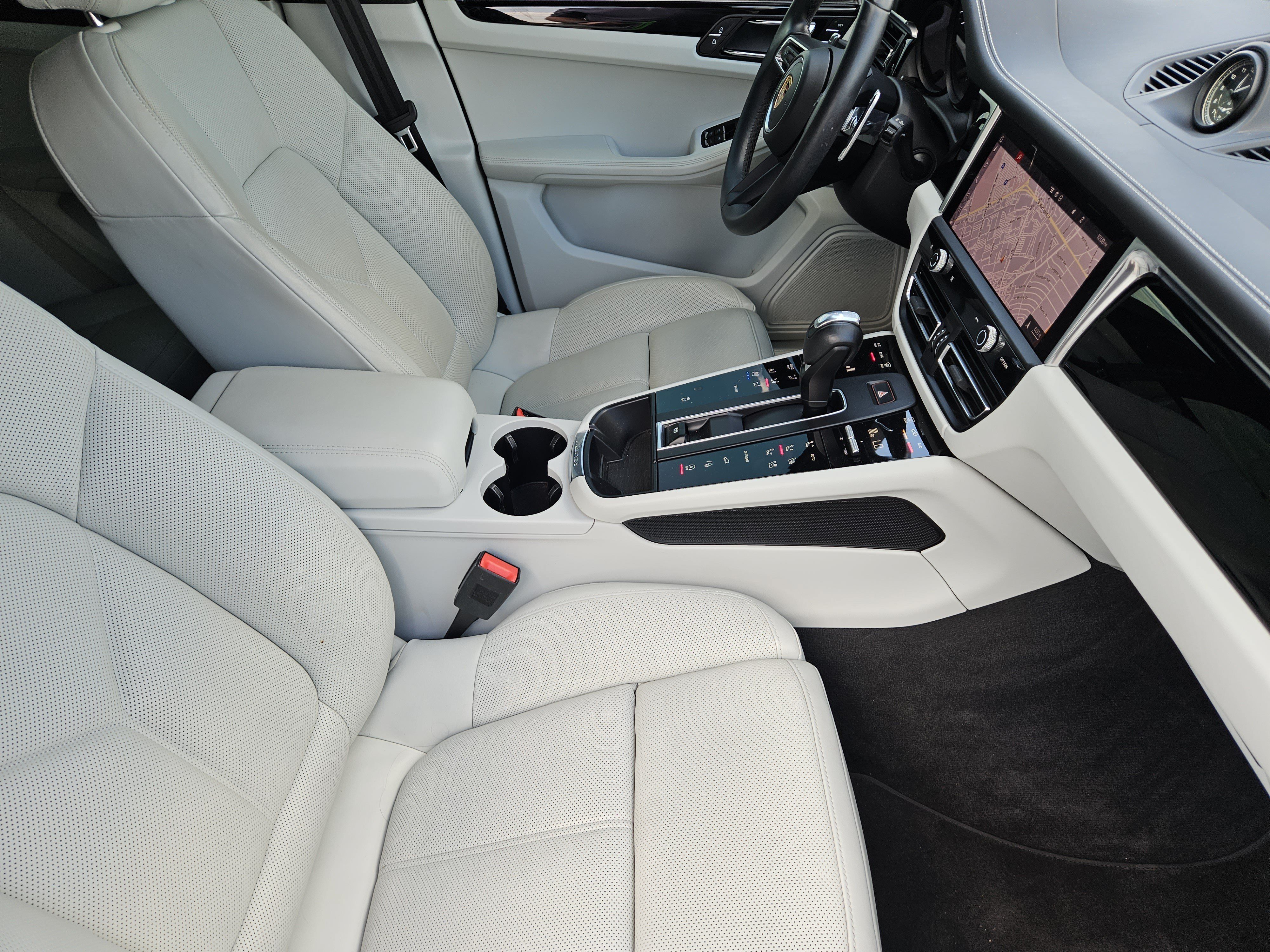 Certified 2023 Porsche Macan AWD/4WD image 15