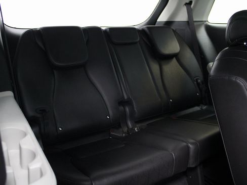 Used 2022 Kia Carnival LX image 24
