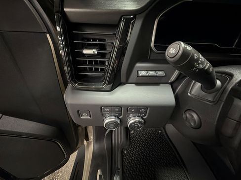 Used 2022 GMC Sierra 1500 AT4 w/ AT4 Premium Package image 18