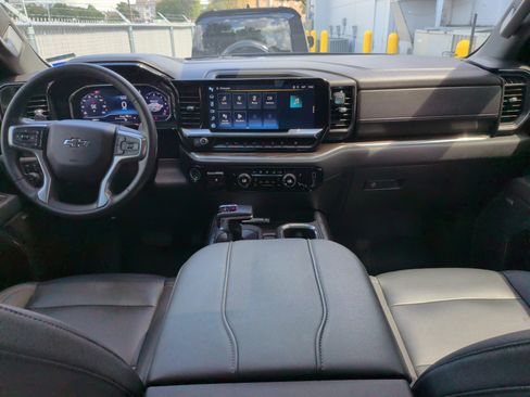 Used 2024 Chevrolet Silverado 1500 RST AWD/4WD image 29