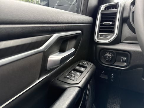Used 2025 RAM 1500 Big Horn AWD/4WD image 13