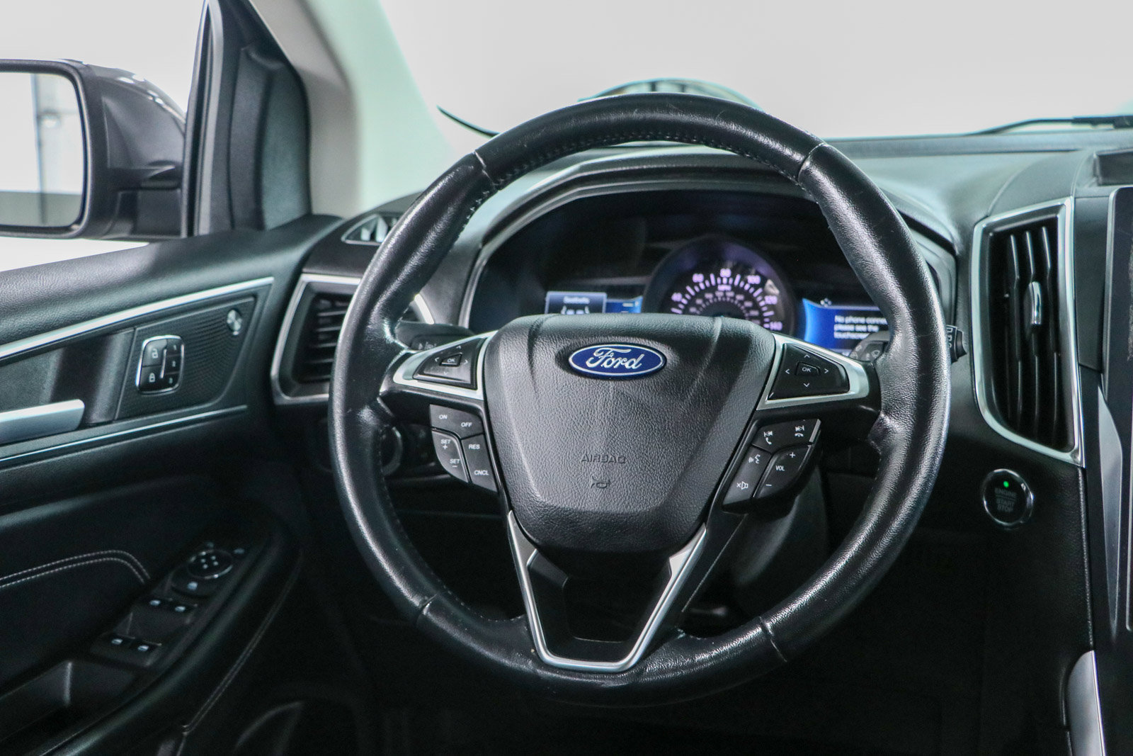 Used 2023 Ford Edge Titanium AWD/4WD image 12