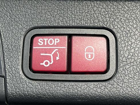 Certified 2021 Mercedes-Benz GLB 250 w/ Premium Package image 11