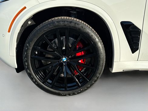 New 2026 BMW X5 xDrive40i w/ M Sport Package AWD/4WD image 42