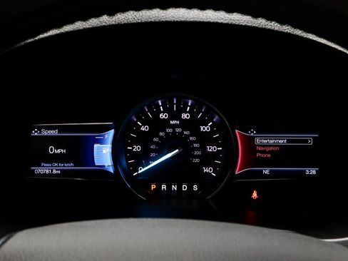 Certified 2019 Ford Explorer Limited w/ Class III Trailer Tow Package image 30