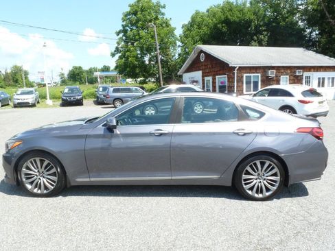 Used 2015 Hyundai Genesis 5.0 RWD image 12
