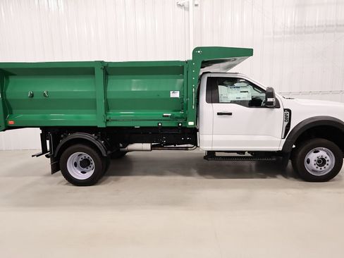 New 2025 Ford F550 4x4 Regular Cab Super Duty w/ XL Chrome Package image 2
