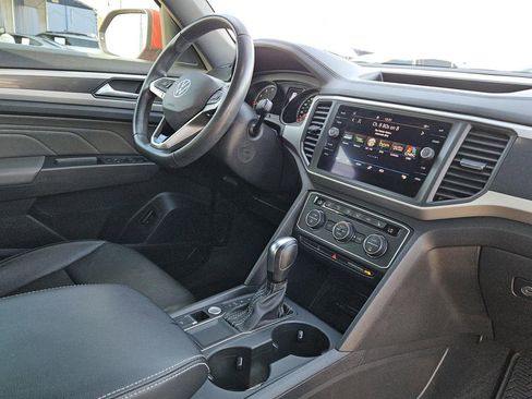 Used 2021 Volkswagen Atlas Cross Sport SE w/ Panoramic Sunroof Package image 28