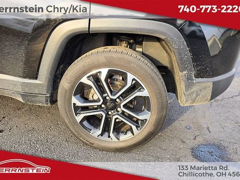 Used 2023 Jeep Compass Limited w/ Sun and Sound Group AWD/4WD image 24