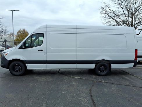 New 2025 Mercedes-Benz Sprinter 2500 image 2