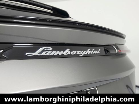 Used 2022 Lamborghini Urus AWD/4WD image 45