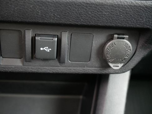 Used 2022 Toyota Tacoma SR image 33