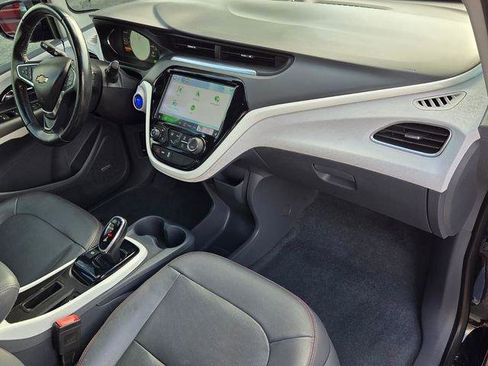 Used 2020 Chevrolet Bolt Premier w/ Infotainment Package FWD image 18