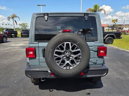 New 2026 Jeep Wrangler Sahara AWD/4WD image 9