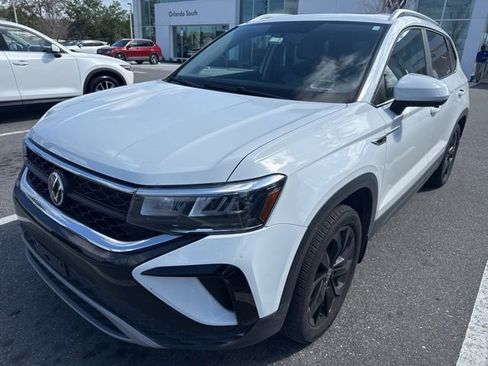 Used 2022 Volkswagen Taos SE image 3